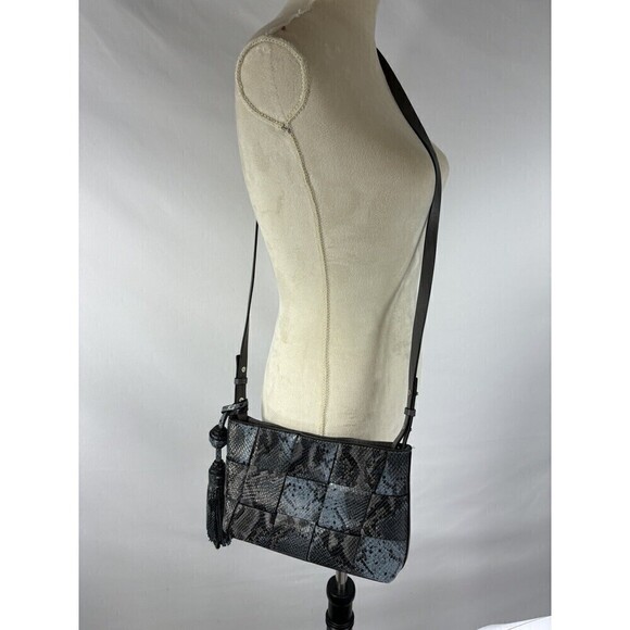 Vince Camuto Josy Woven Leather Crossbody Bag Grey Blue Multi Tassel Reptile - Picture 13 of 16